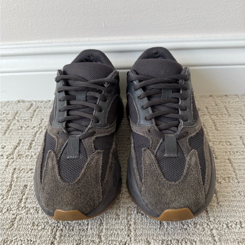 ADIDAS YEEZY Boost 700 low wave runner